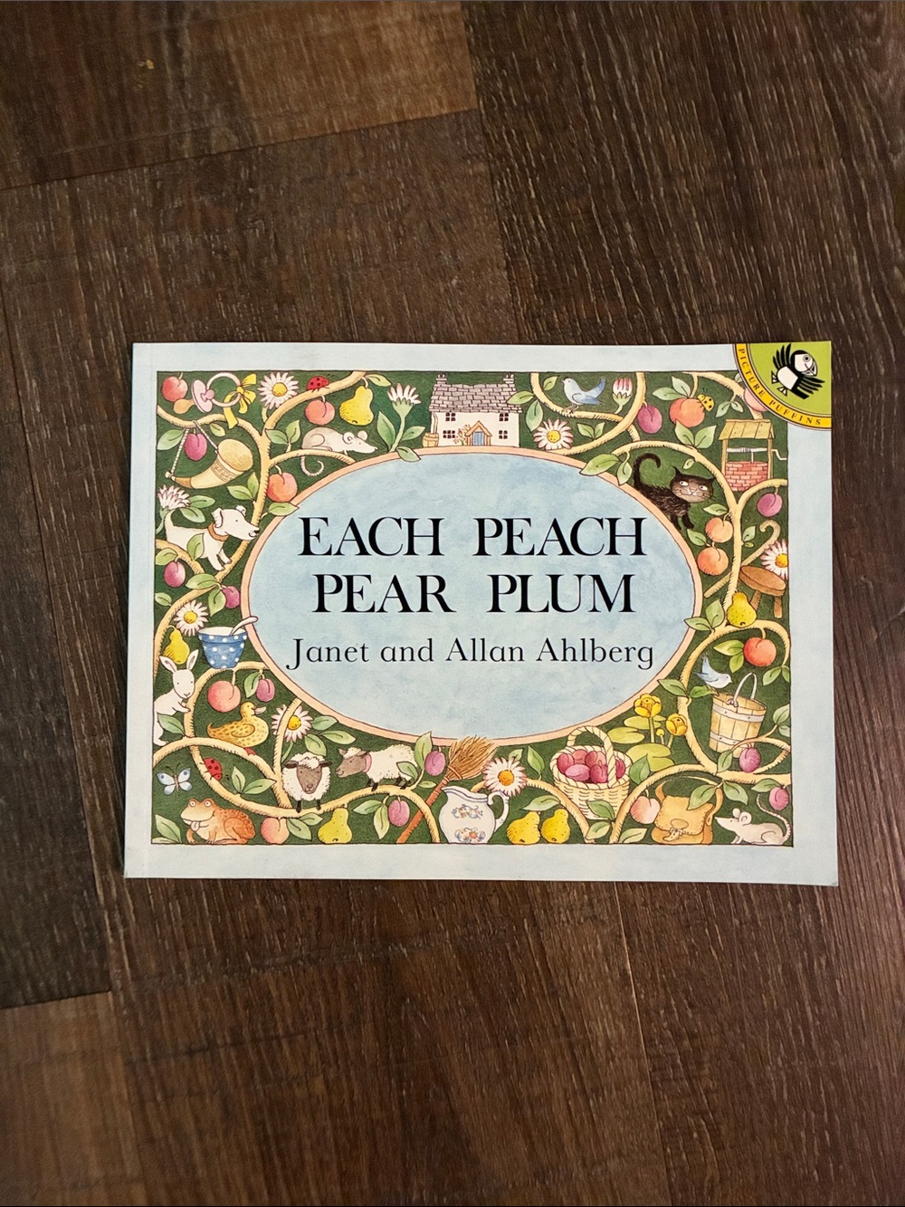 Each Peach Pear Plum Paperback Book
Ahlberg